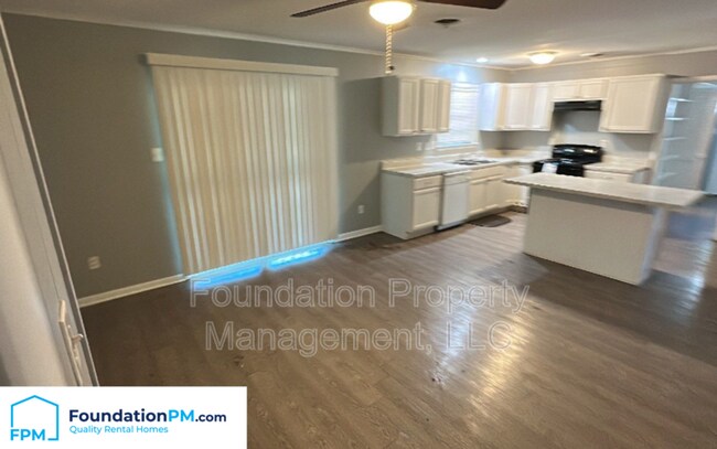 Building Photo - 2170 Custer Dr