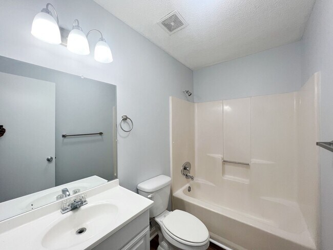 Foto del edificio - 2 bedroom / 2 bath ~ Goose Creek, SC