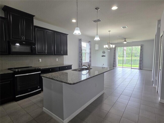 Building Photo - 4939 Autumn Ridge Dr