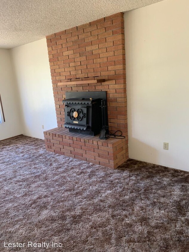 Primary Photo - 2 br, 1 bath House - 6620 Hilton