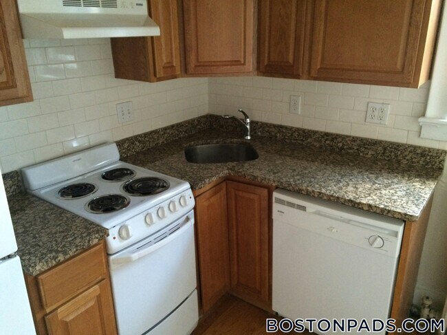 Building Photo - 41 Bay State Rd