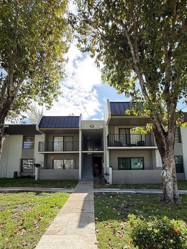 Foto del edificio - 10403 N Kendall Dr