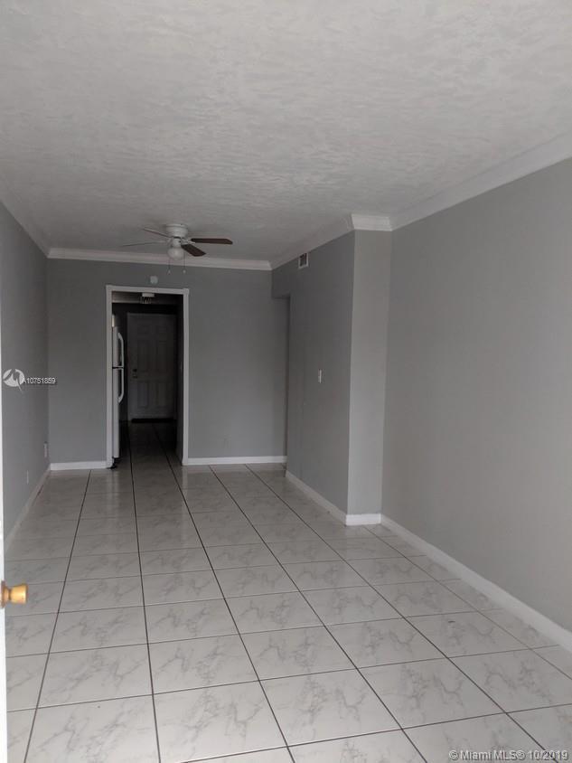 Building Photo - 1450 NE 170th St
