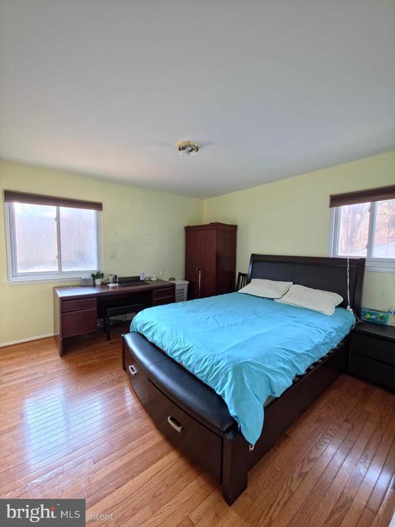 Foto del edificio - 200 Hardy Pl