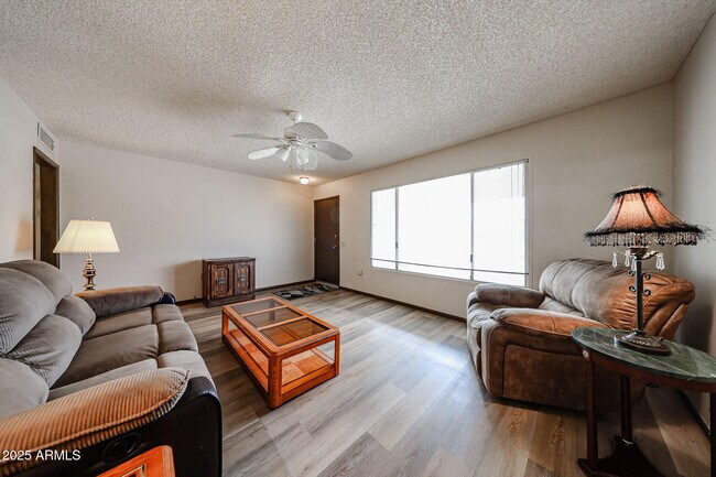 Foto del edificio - 9714 W Terrace Ln