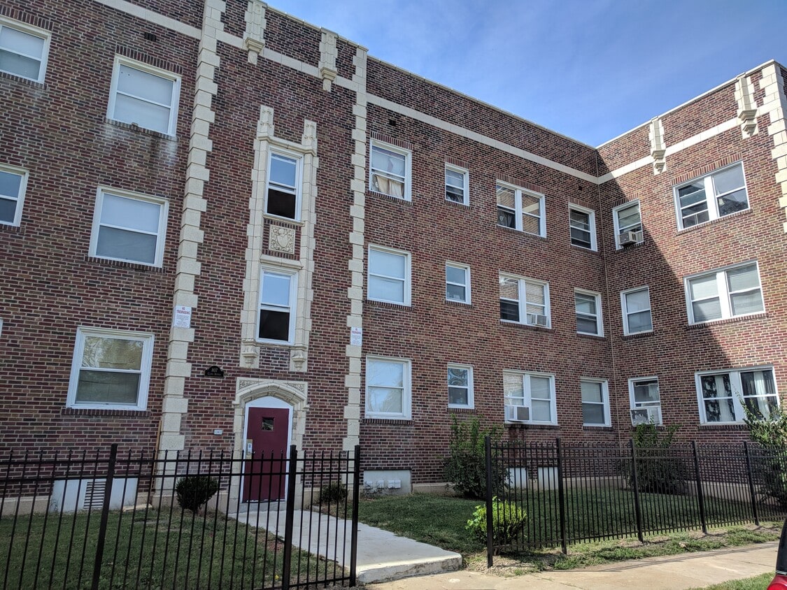 807 Clara Ave Unit 5, Saint Louis, MO 63112 Apartments in Saint Louis