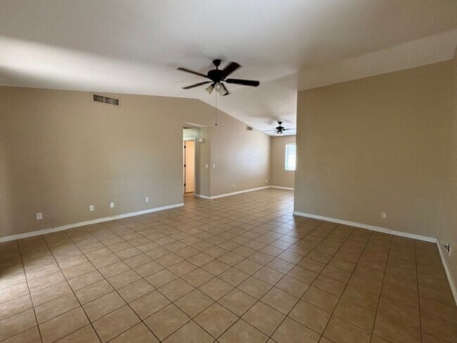 Building Photo - 2 Bedroom - 2 Bath Home