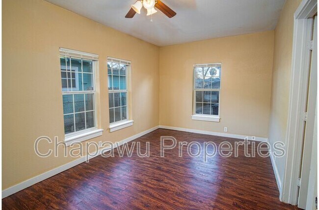 Foto del edificio - 526 Cooper St