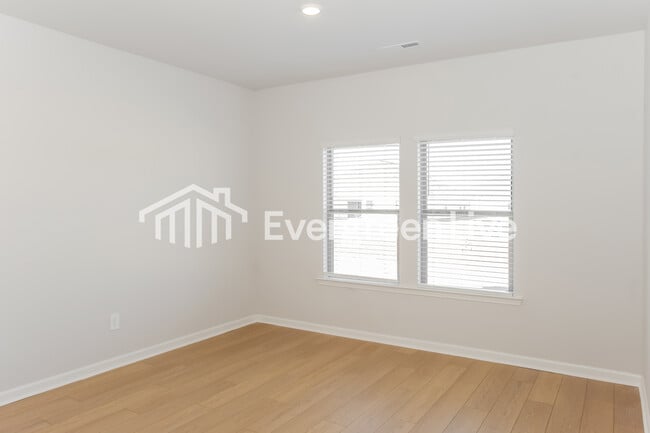 Foto del edificio - 103 Ashby Pond Dr