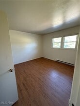 Building Photo - 640 Lakeside Dr