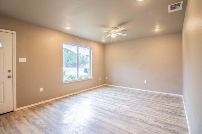 Foto del edificio - 1808 E Auburn St