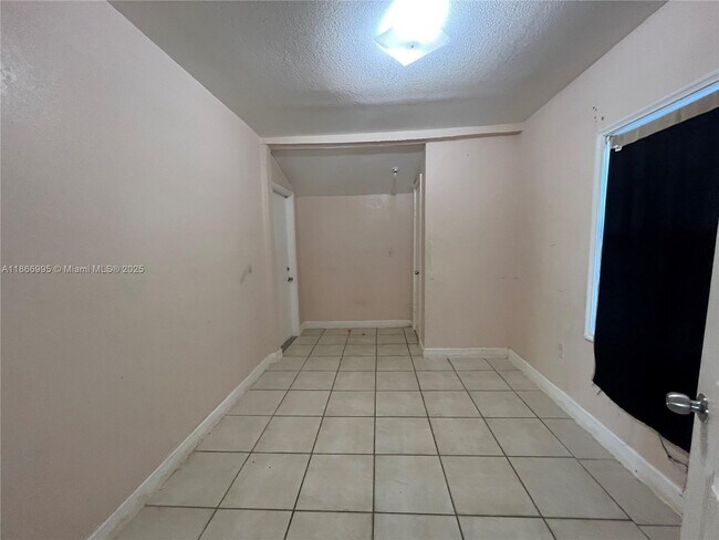 Foto del edificio - 12230 NW 8th Ave