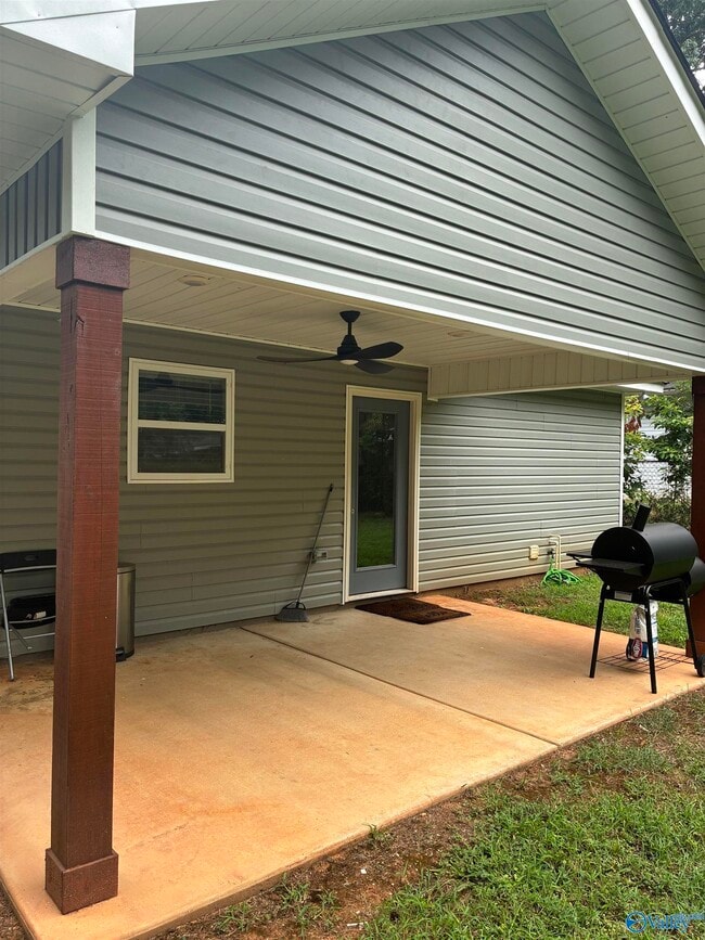 Building Photo - 2117 Atkins Dr NW