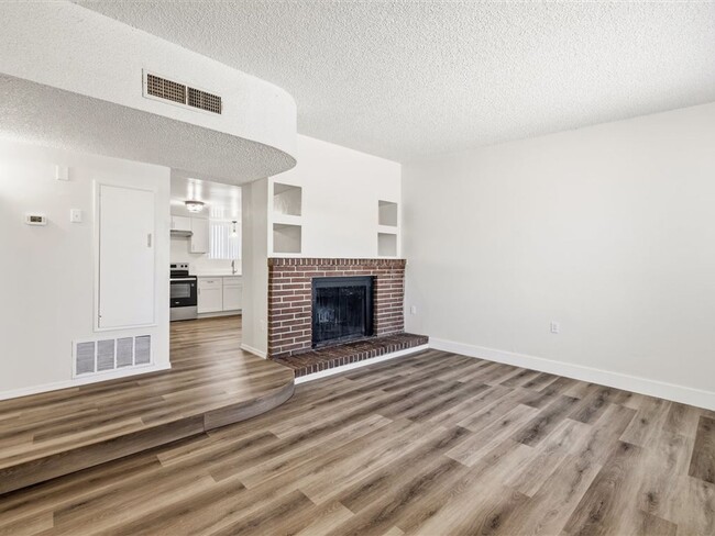Building Photo - 2103 N 10th Ave