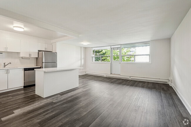 Interior Photo - 105 Rowena
