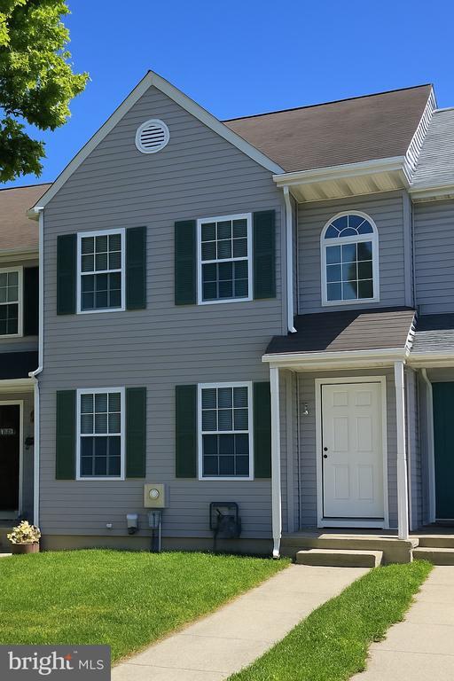 Foto principal - 145 Holmes St