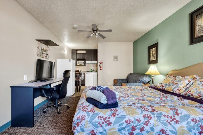 Building Photo - 10415 99 Ave