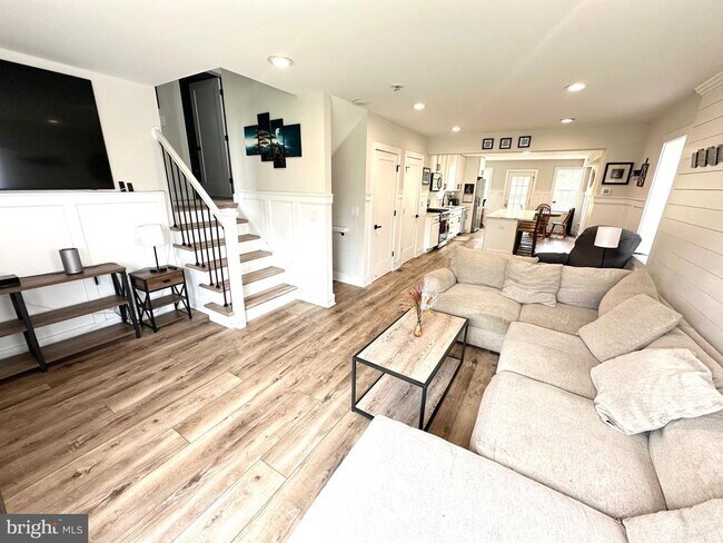 Foto del edificio - 842 E Cathedral Rd