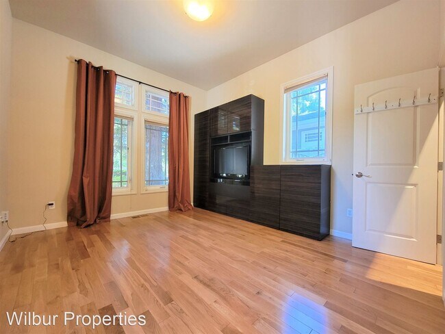 Building Photo - 4 br, 3 bath House - 510 Gilbert Avenue