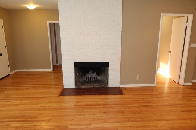 Building Photo - 2821 Tilden Ave