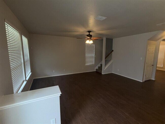 Foto del edificio - Large 4 bedroom / 2.5 bathroom home in Alamo Ranch