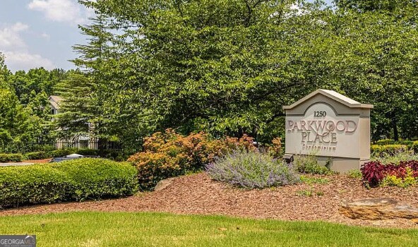 Primary Photo - 1250 Parkwood Cir SE