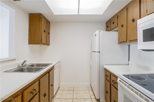 Foto del edificio - 3706 Broadway St