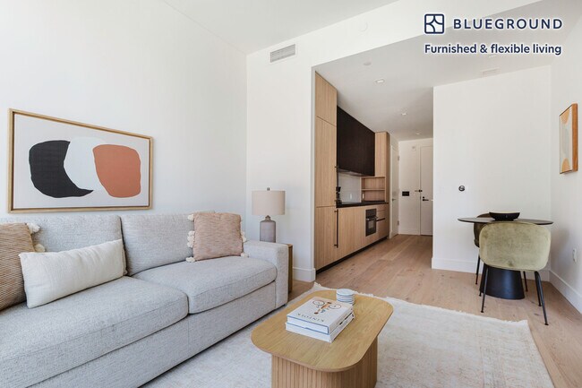 Foto del edificio - 312 W 43rd St