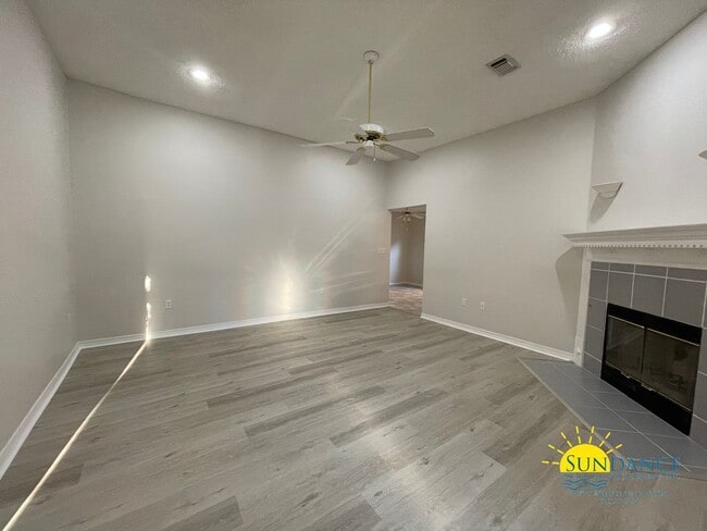 Building Photo - Lovely Home In Fort Walton Beach