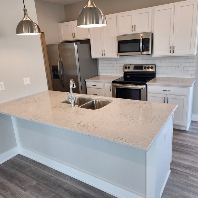 Building Photo - 2700 Yordi Dr