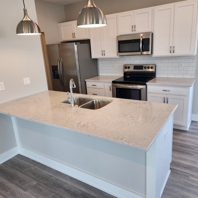 Building Photo - 2720 Yordi Dr