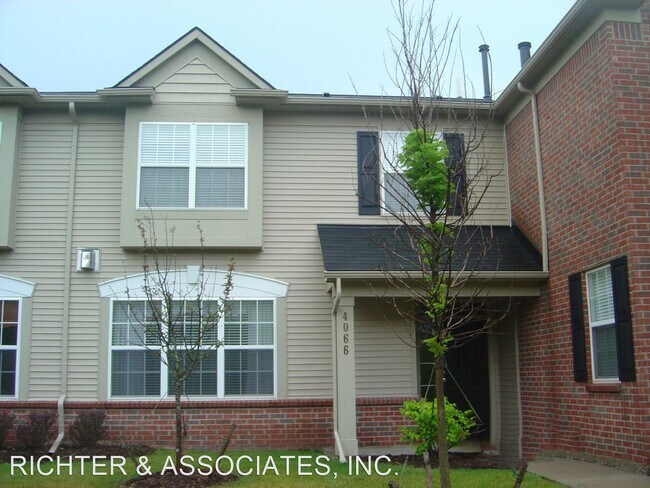 Building Photo - 2 br, 2.5 bath House - 4066 RADCLIFF - RAD4