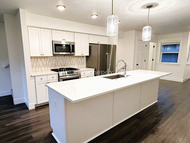 Building Photo - 16764 Chula Vista Ave