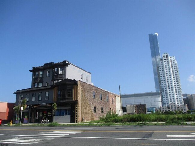 Building Photo - 526 Atlantic Ave