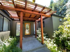 Building Photo - 1033 Mackey Ct