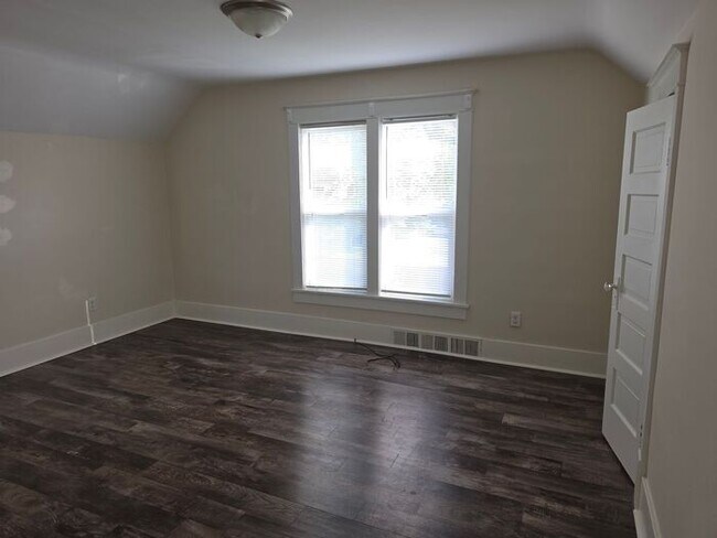 Foto del edificio - 1 bedroom unit Berrien Springs