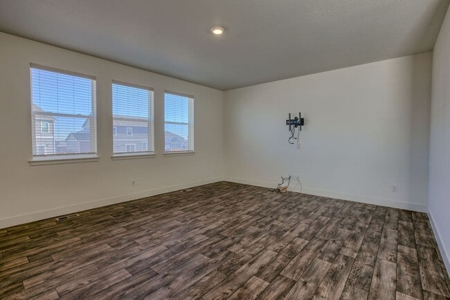 Building Photo - 5 Bedroom 3 Bath home in Johnstown