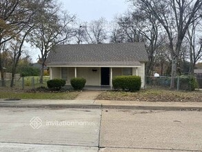 Building Photo - 705 N Alamo Rd