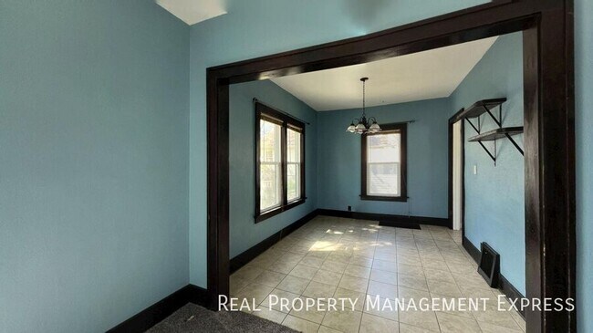 Foto del edificio - 3 Bedroom 1 Bathroom Home For Rent In Sioux Falls