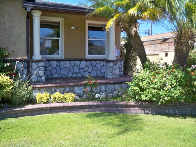 Foto del edificio - 5335 E Ebell St
