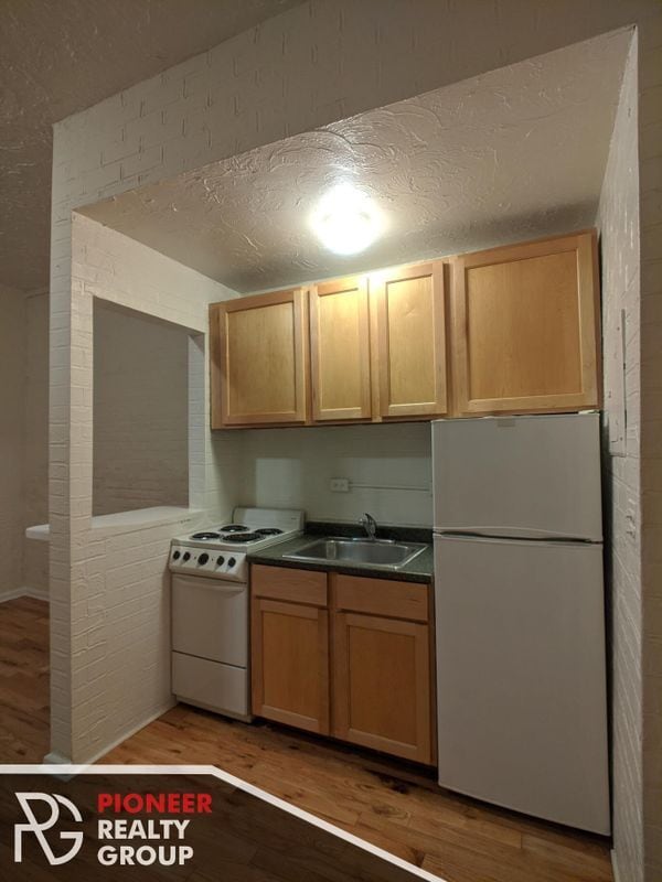 Building Photo - 536 W Arlington Pl