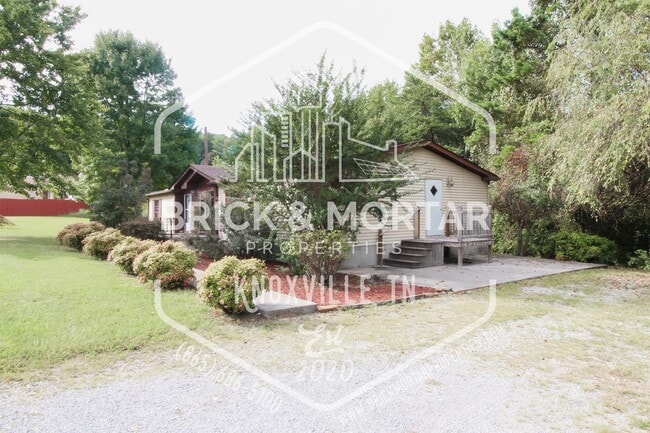 Building Photo - 2221 Lovell Rd