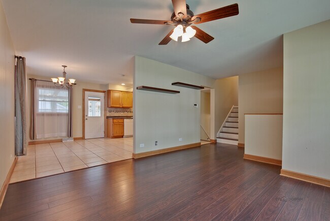 Foto del edificio - 648 N Greenview Ave