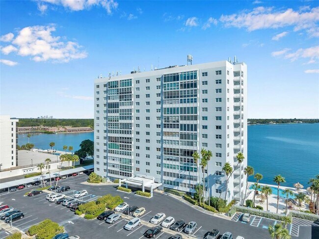 Foto del edificio - 7200 Sunshine Skyway Ln S