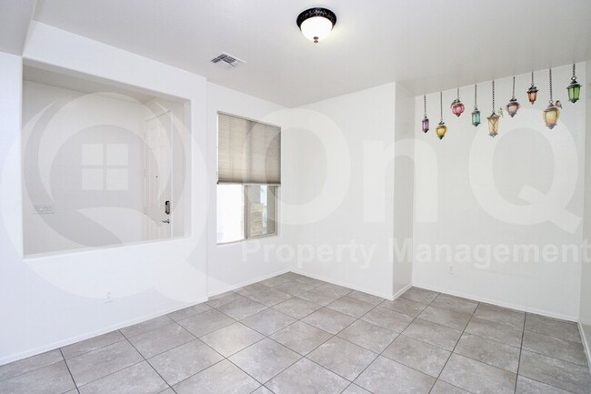 Building Photo - 11439 N 88th Ln