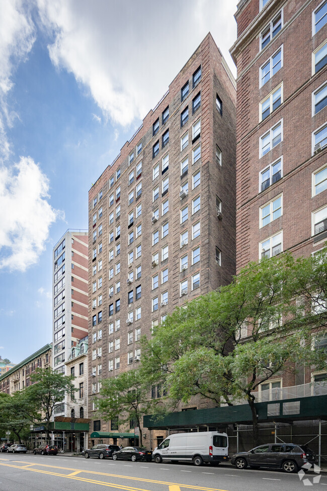 Foto del edificio - 8 E 96th St