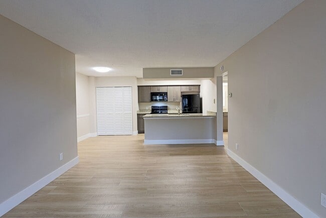 Photo - Mystic Gardens 5329-2903 Apartment