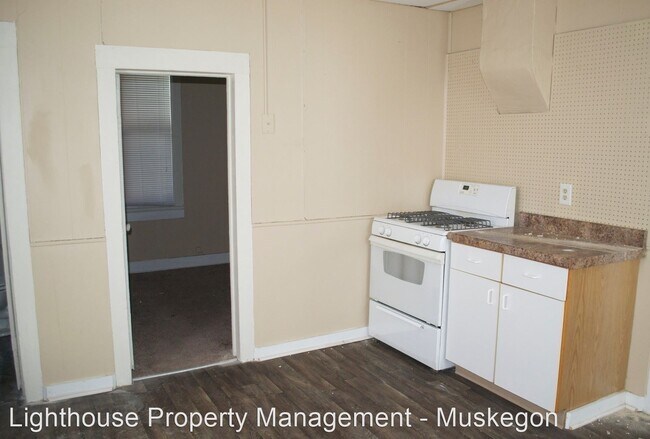 Building Photo - 2063 Estes St