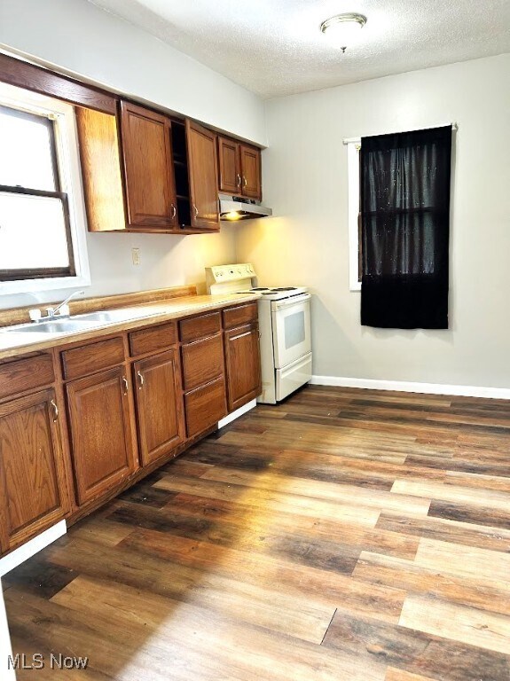Foto del edificio - 634 Cove Rd