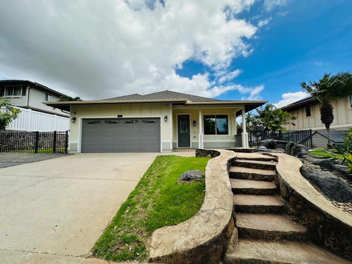 Primary Photo - 3 Bedroom, 2 Bathroom House (Kapolei)
